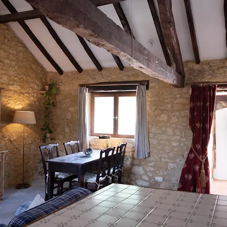 Lejlighed Hay Barn - Spacious With Private Terrace And Incredible View, Shared Swimming Pool *